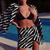 Conjunto de blazer con estampado de cebra y minifalda dividida a juego - Negro